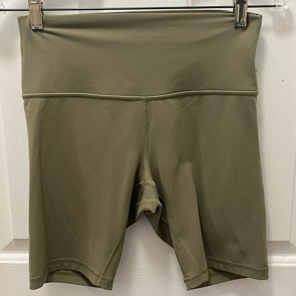 🍋 LIKE NEW Lululemon Align High-Rise Short 8" in Bronze Green - Sz 8